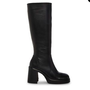 BRAND NEW WITH TAGS STEVE MADDEN FANATIK BOOTS